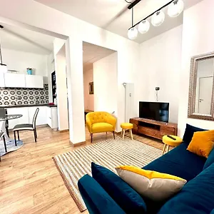 Lombardo's Family - Free Private Parking 700m From The Station! Appartement La Spezia